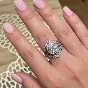 Brand New- Pandora 3 in 1 luxury set - Size 6